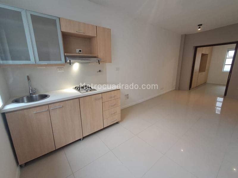 1BR Studio Apartment in Laureles near Second Park