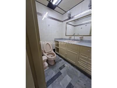 Apartamento de 5 alcobas en venta en Parque Bolivar, Medellín, 236 m² · foto 14 de 19
