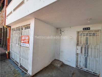Casa de 5 alcobas en venta en Calasanz, Medellín, 198 m² · foto 3 de 20