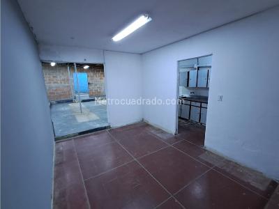 Casa de 5 alcobas en venta en Calasanz, Medellín, 198 m² · foto 9 de 20