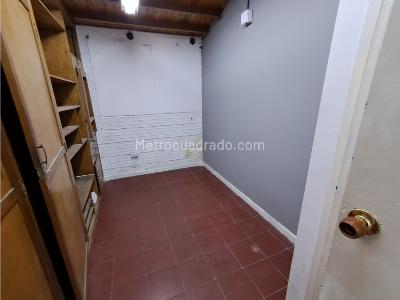 Casa de 5 alcobas en venta en Calasanz, Medellín, 198 m² · foto 13 de 20