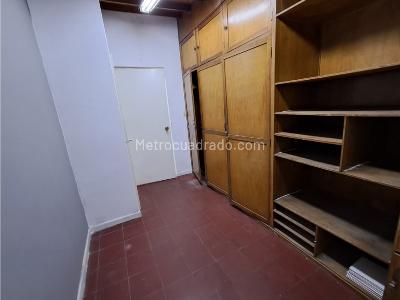 Casa de 5 alcobas en venta en Calasanz, Medellín, 198 m² · foto 14 de 20