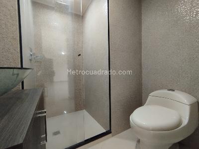 Apartamento de 3 alcobas en arriendo en Loma Del Indio, Medellín, 87 m² · foto 3 de 20
