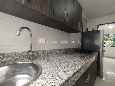 Apartamento de 3 alcobas en arriendo en Loma Del Indio, Medellín, 87 m² · foto 17 de 20