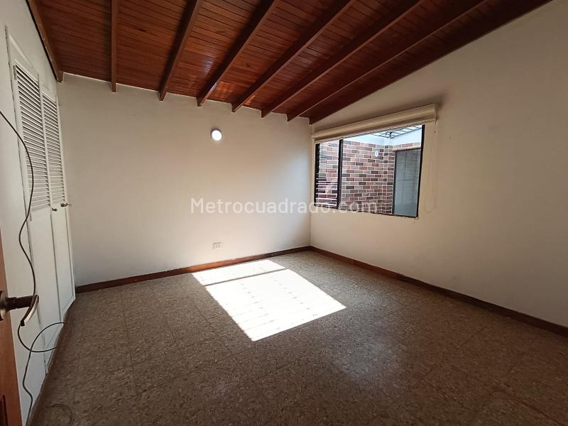 Versatile 4BR House in La Castellana - 8