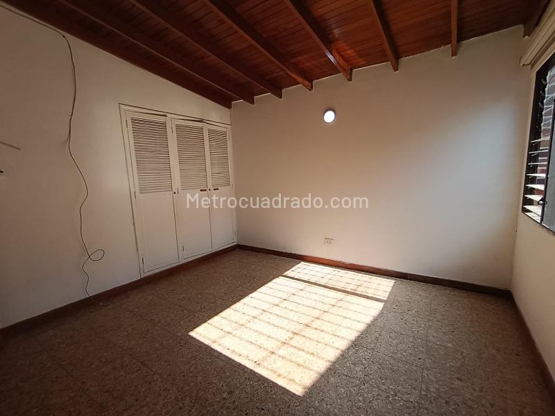 Versatile 4BR House in La Castellana - 9