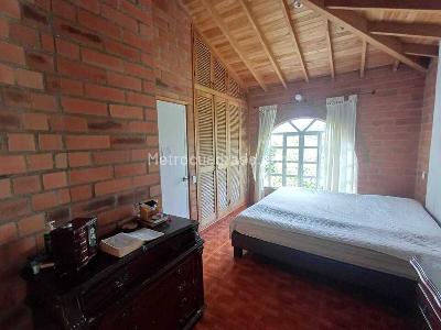 Casa de 5 alcobas en arriendo en Transversal Intermedia, Envigado, 200 m² · foto 13 de 20