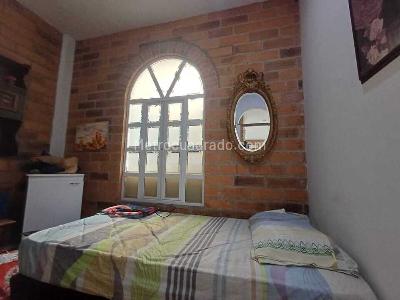 Casa de 5 alcobas en arriendo en Transversal Intermedia, Envigado, 200 m² · foto 14 de 20