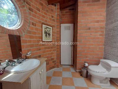 Casa de 5 alcobas en arriendo en Transversal Intermedia, Envigado, 200 m² · foto 16 de 20