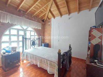 Casa de 5 alcobas en arriendo en Transversal Intermedia, Envigado, 200 m² · foto 17 de 20