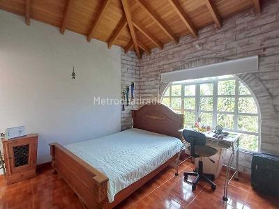 Casa de 5 alcobas en arriendo en Transversal Intermedia, Envigado, 200 m² · foto 19 de 20