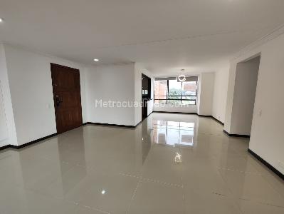 Apartamento de 3 alcobas en arriendo en Loma De Los Parra, Medellín, 150 m² · foto 1 de 20