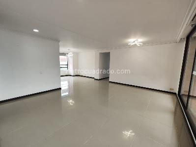 Apartamento de 3 alcobas en arriendo en Loma De Los Parra, Medellín, 150 m² · foto 2 de 20