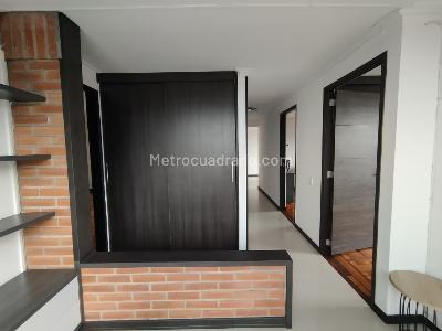 Apartamento de 3 alcobas en arriendo en Loma De Los Parra, Medellín, 150 m² · foto 7 de 20