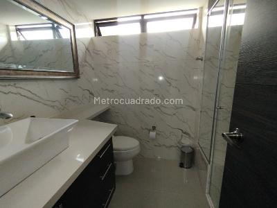Apartamento de 3 alcobas en arriendo en Loma De Los Parra, Medellín, 150 m² · foto 10 de 20