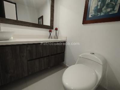 Apartamento de 3 alcobas en arriendo en Loma De Los Parra, Medellín, 150 m² · foto 14 de 20