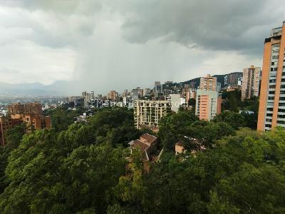 Apartamento de 3 alcobas en arriendo en Loma De Los Parra, Medellín, 150 m² · foto 15 de 20