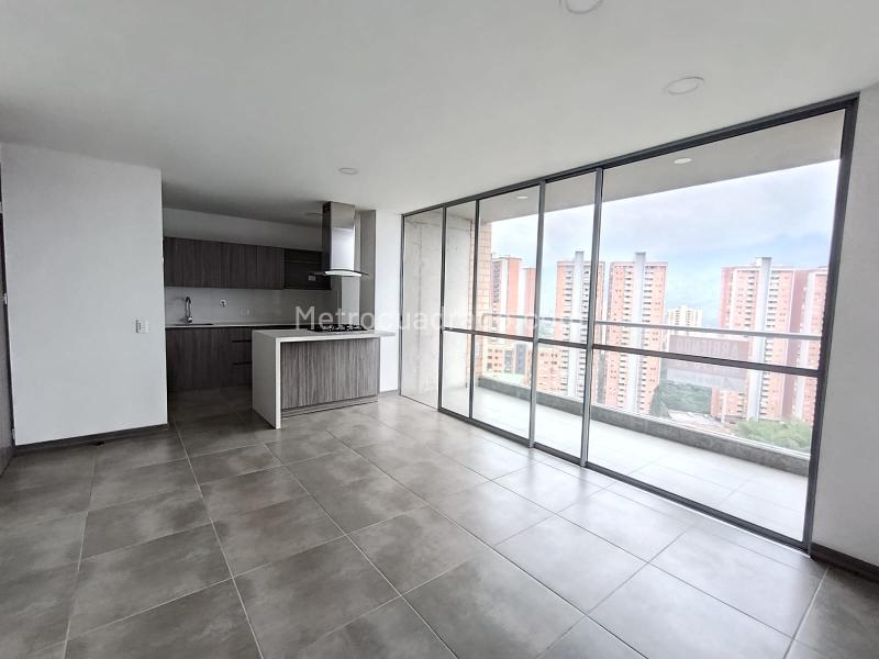 Amplio apartamento de 3 habitaciones en Suramérica, Itagüí