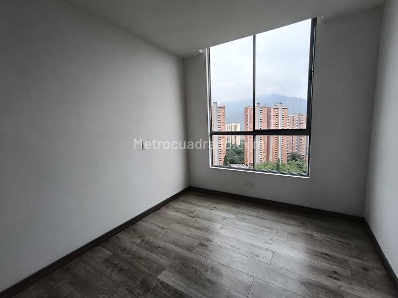 Amplio apartamento de 3 habitaciones en Suramérica, Itagüí - 2