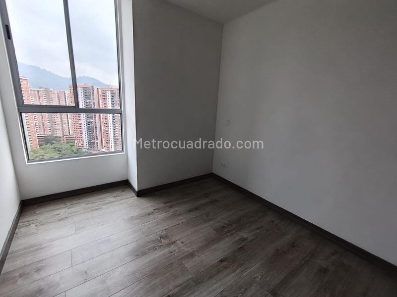 Amplio apartamento de 3 habitaciones en Suramérica, Itagüí - 4