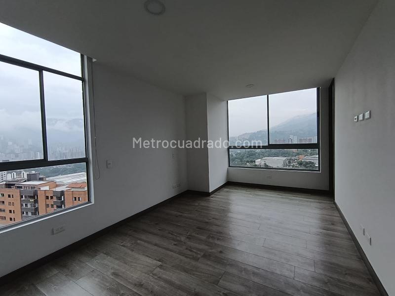 Amplio apartamento de 3 habitaciones en Suramérica, Itagüí - 9
