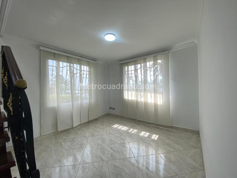 Casa en Arriendo, Poblado Del Sur, La Estrella - 2