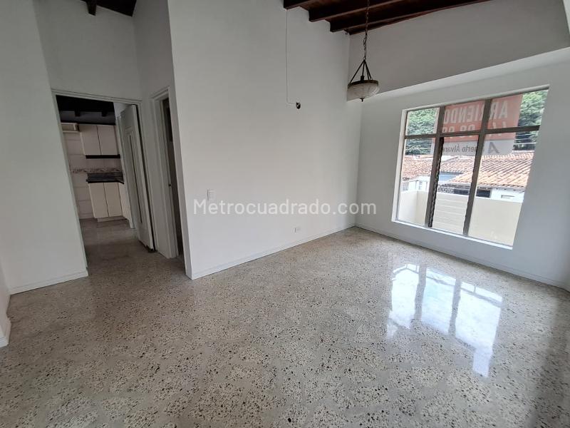 Apartamento Luminoso de 4 Alcobas en La Almería con Parqueadero - 9