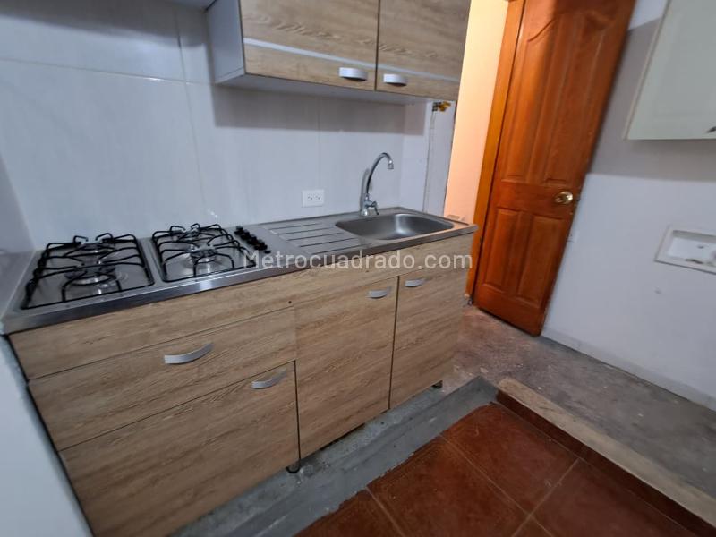 Apartamento de 3 Alcobas Cerca al Metro de Santa Lucía - 3