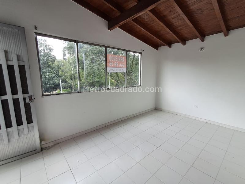 Apartamento de 3 Alcobas Cerca al Metro de Santa Lucía - 4