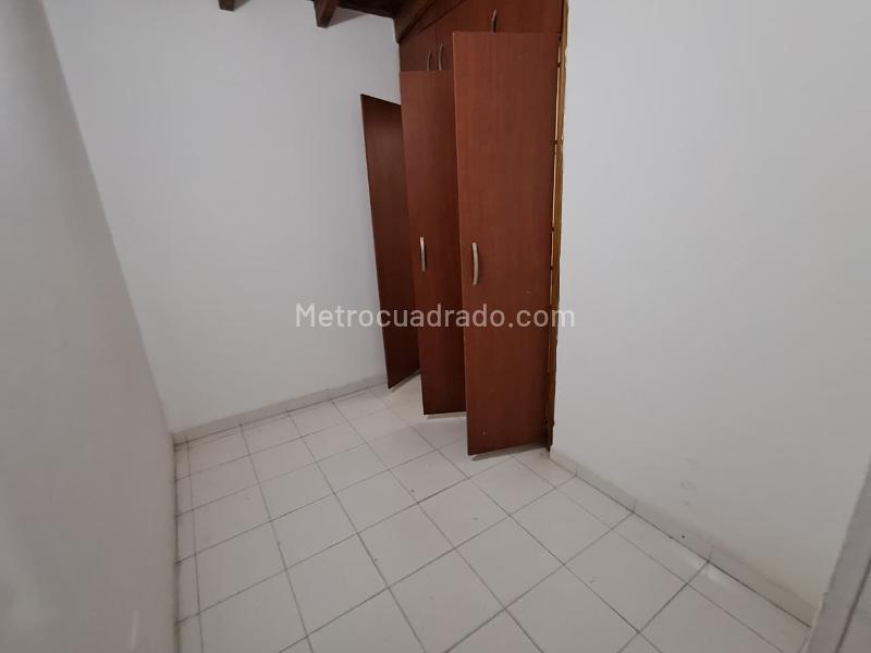 Apartamento de 3 Alcobas Cerca al Metro de Santa Lucía - 6