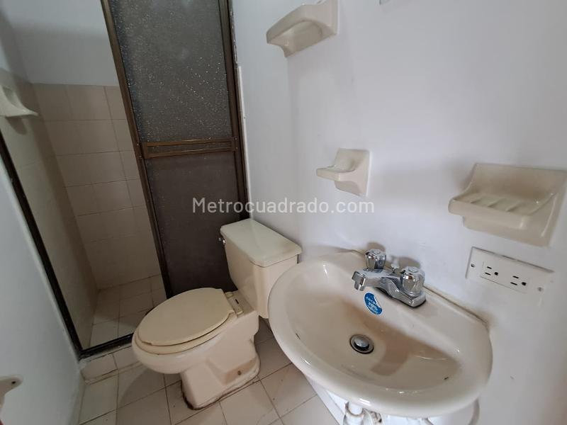 Apartamento de 3 Alcobas Cerca al Metro de Santa Lucía - 9