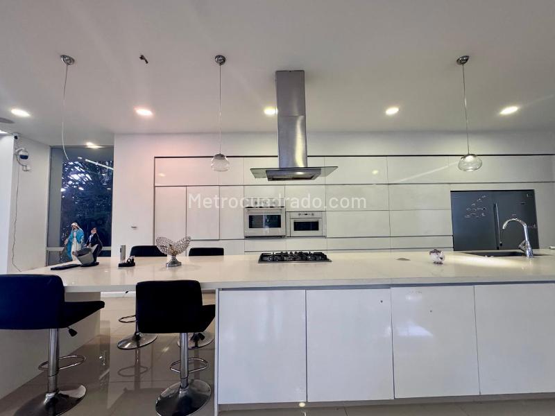 Casa Moderna de 4 Alcobas con Vistas a la Ciudad en Los Balsos, El Poblado - 5