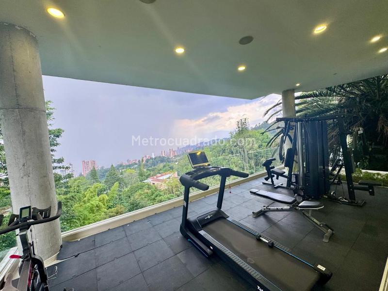 Casa Moderna de 4 Alcobas con Vistas a la Ciudad en Los Balsos, El Poblado - 6