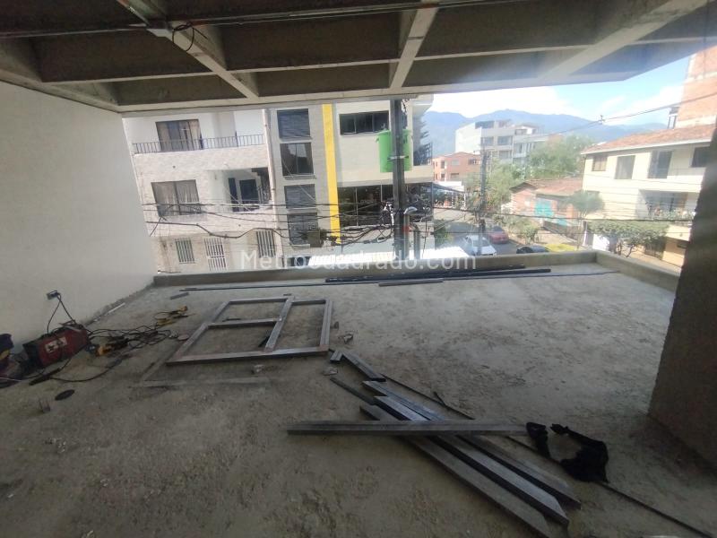 Local Comercial en Arriendo, Cabañas, Bello - Más