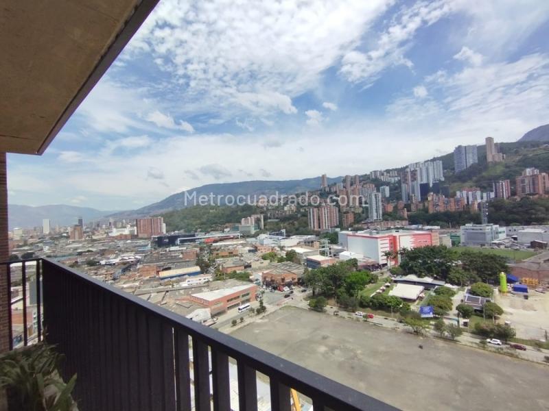 Estudio Tipo Loft Moderno de 1 Alcoba en Ciudad del Río - 3