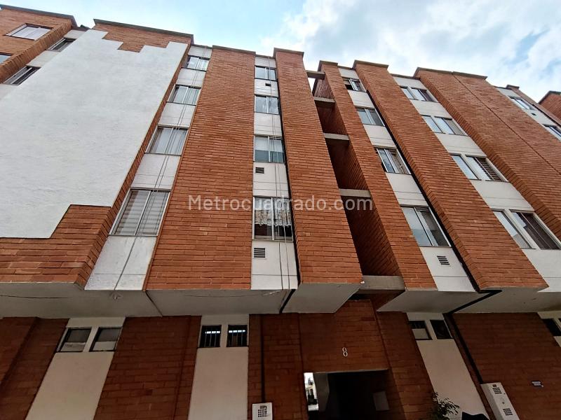 Apartamento Luminoso de 3 Alcobas en Arriendo en Rosales