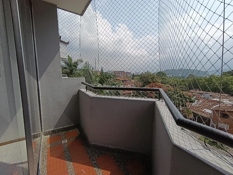 Apartamento Luminoso de 3 Alcobas en Arriendo en Rosales - 9