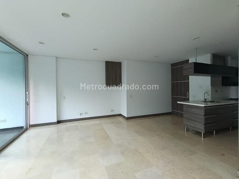 Amplio Apartamento de 3 Alcobas en Arriendo en Aves María, Sabaneta