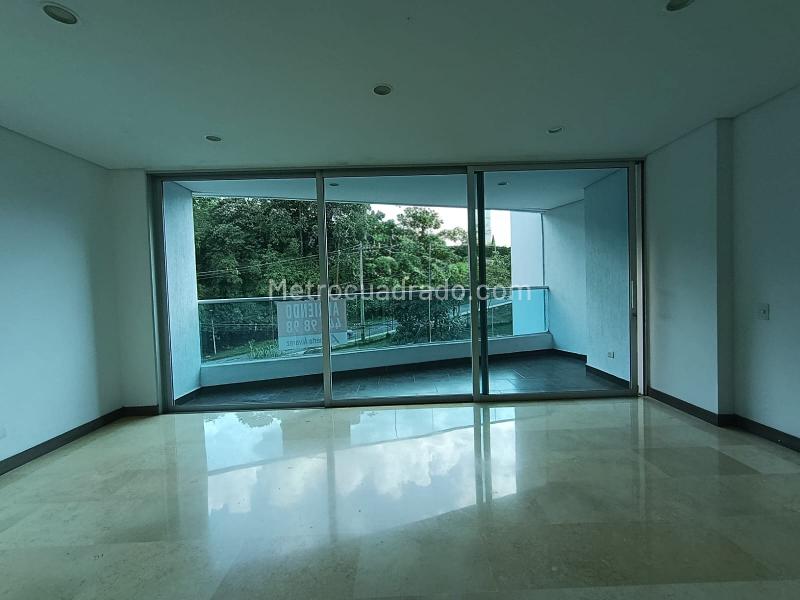 Amplio Apartamento de 3 Alcobas en Arriendo en Aves María, Sabaneta - 2