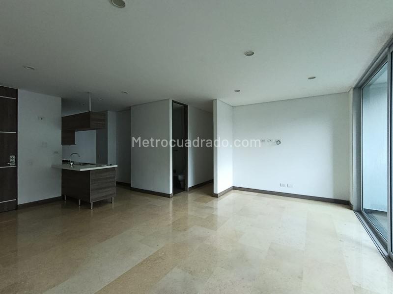 Amplio Apartamento de 3 Alcobas en Arriendo en Aves María, Sabaneta - 4