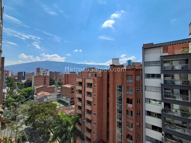 Spacious 3BR Apartment for Rent in Laureles, Medellín - 2