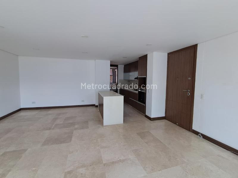 Spacious 3BR Apartment for Rent in Laureles, Medellín - 6