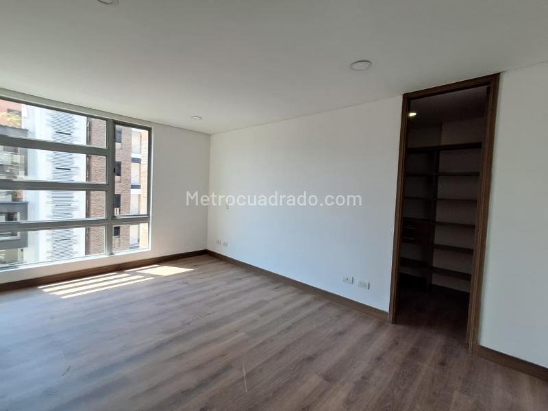 Spacious 3BR Apartment for Rent in Laureles, Medellín - 7
