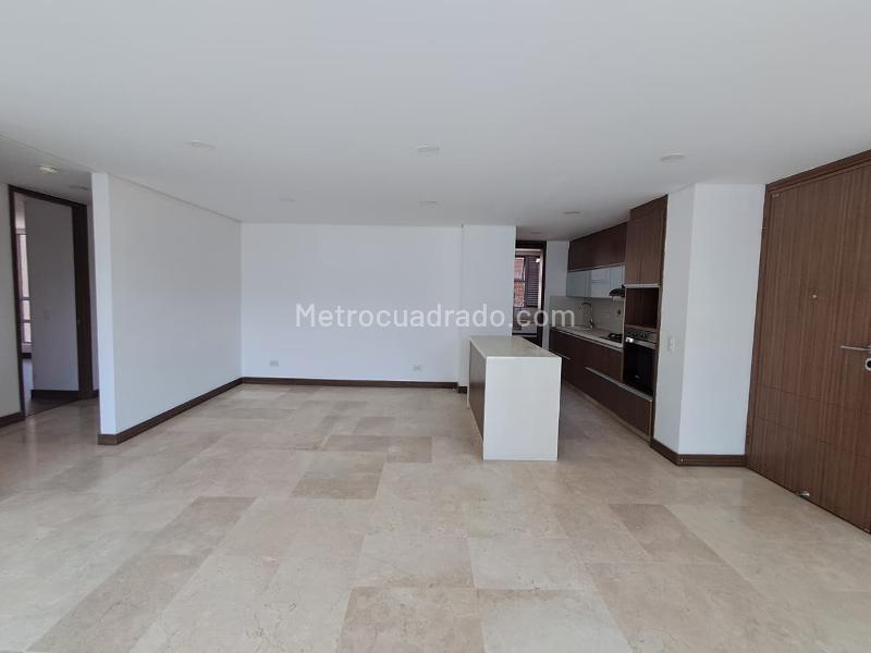 Spacious 3BR Apartment for Rent in Laureles, Medellín - 8