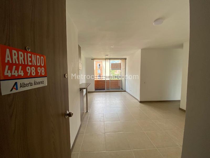 Spectacular 3BR Apartment with Great Views in Suramérica, La Estrella - 3