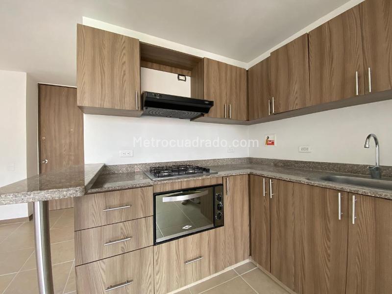 Spectacular 3BR Apartment with Great Views in Suramérica, La Estrella - 5