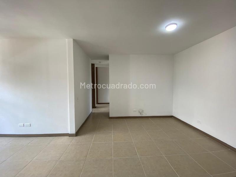 Spectacular 3BR Apartment with Great Views in Suramérica, La Estrella - 6