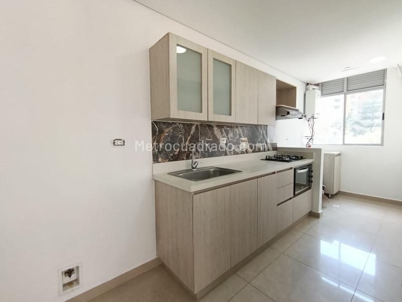 Spacious 3BR Apartment in Loma De San Julian - 2