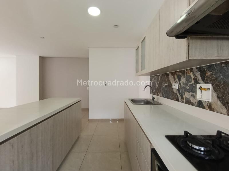 Spacious 3BR Apartment in Loma De San Julian - 6