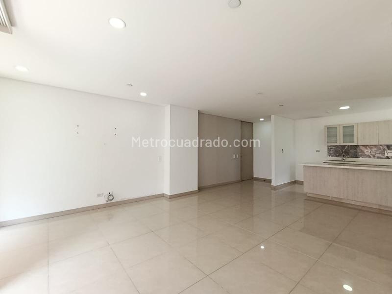 Spacious 3BR Apartment in Loma De San Julian - 9